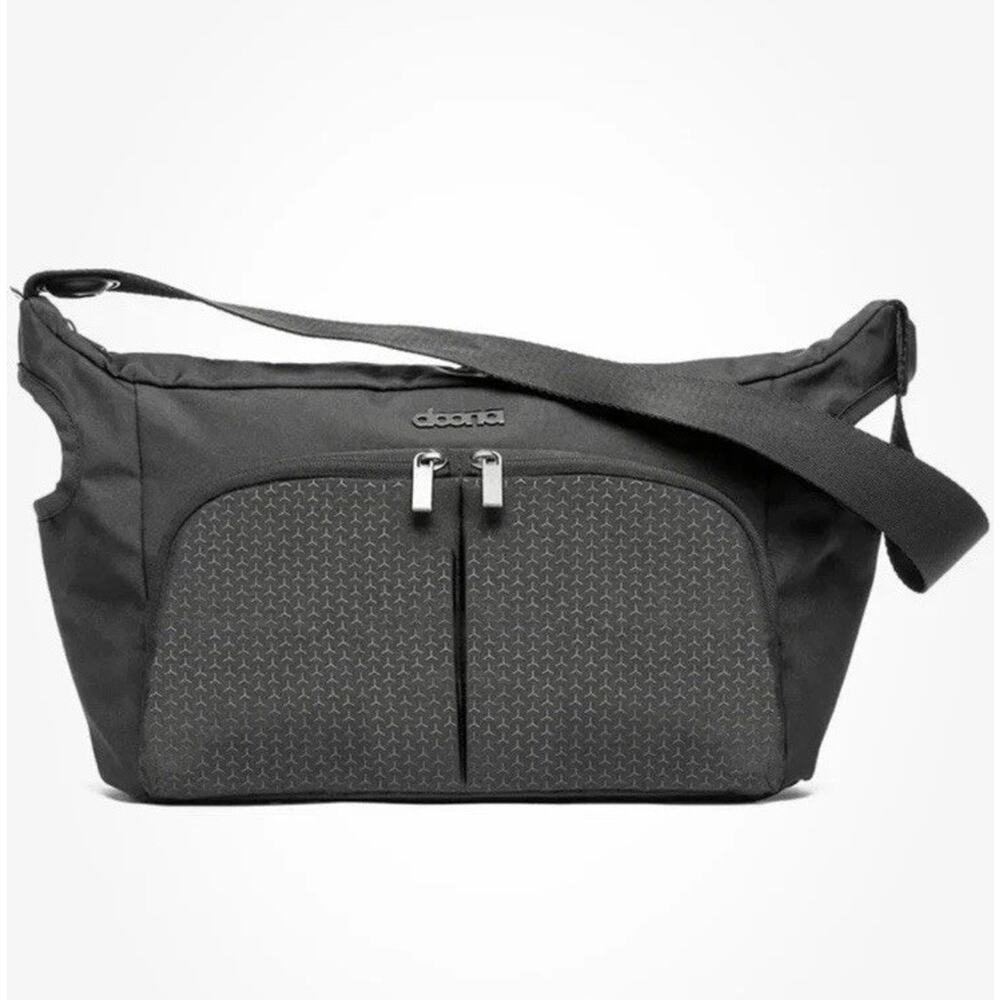 NEW DOONA Essentials Bag Nitro Black Stroller Accessory $75 Retail